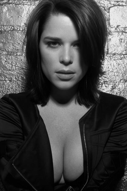 Neve Campbell Young 90s Poster for Room Aesthetic Black and White Celebrity Photo Print - xonomax