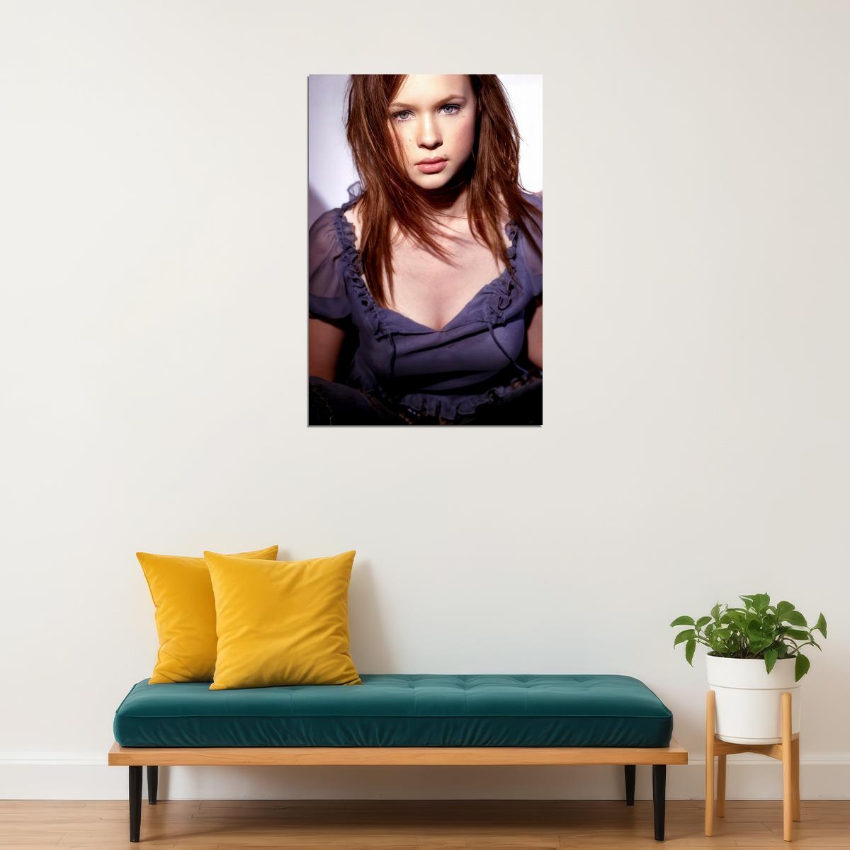 Thora Birch Poster for Room Aesthetic Celebrity Photo Print - xonomax