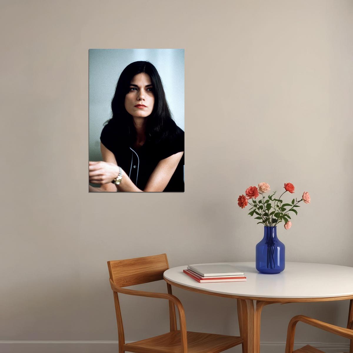 Linda Fiorentino Poster for Room Aesthetic Celebrity Photo Print - xonomax