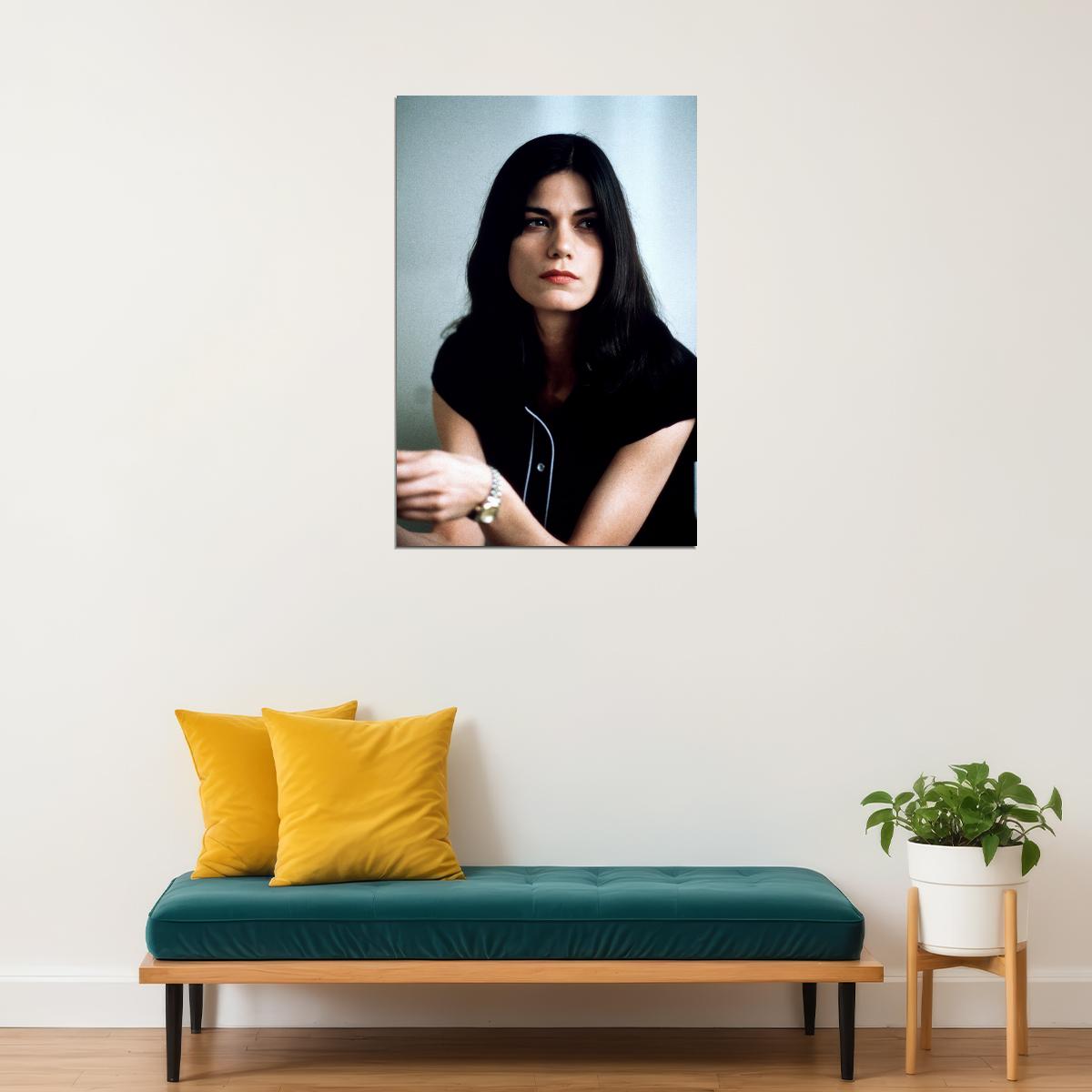 Linda Fiorentino Poster for Room Aesthetic Celebrity Photo Print - xonomax