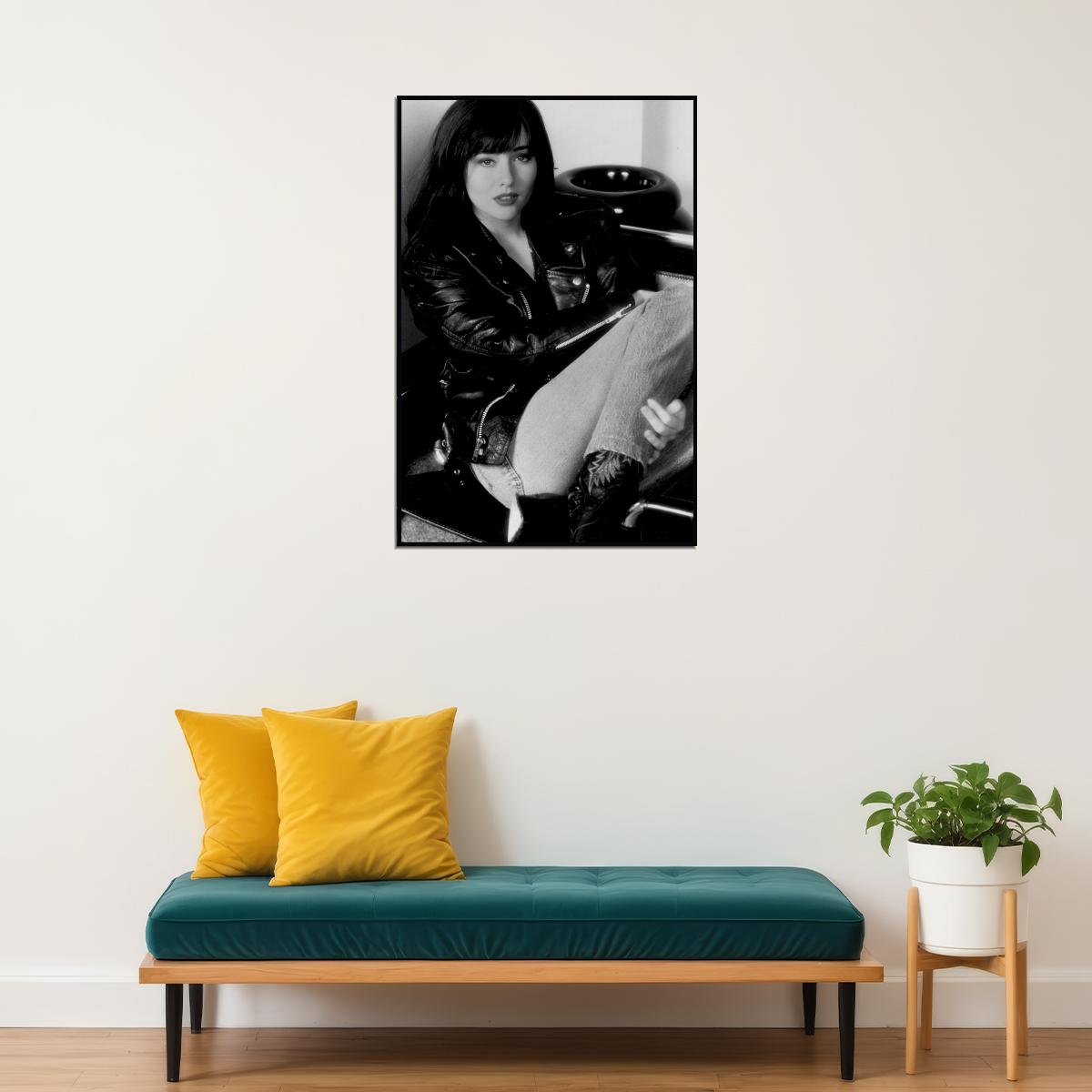 Shannen Doherty Poster for Room Aesthetic Black and White Celebrity Photo Print - xonomax