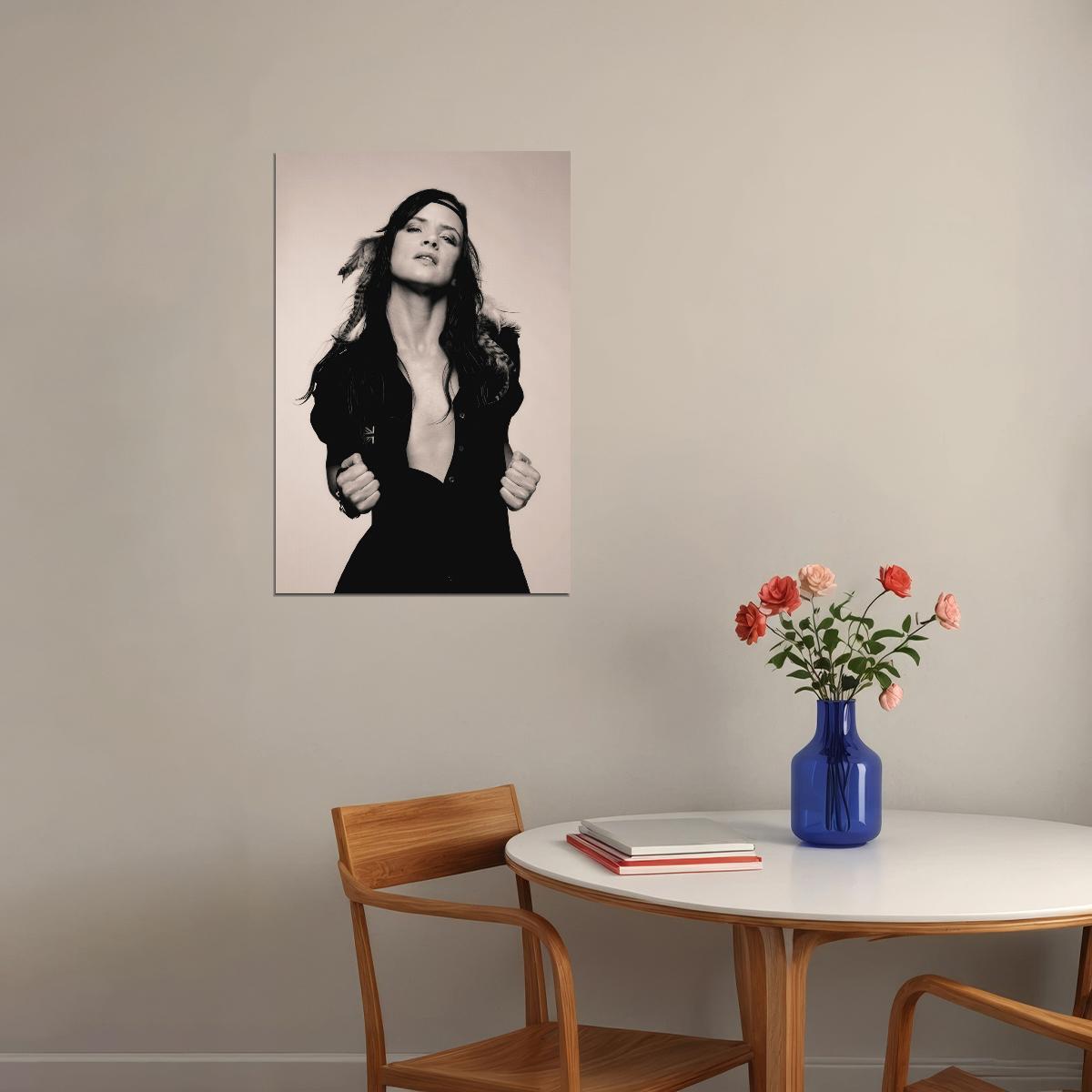 Juliette Lewis Poster for Room Aesthetic Celebrity Photo Print - xonomax